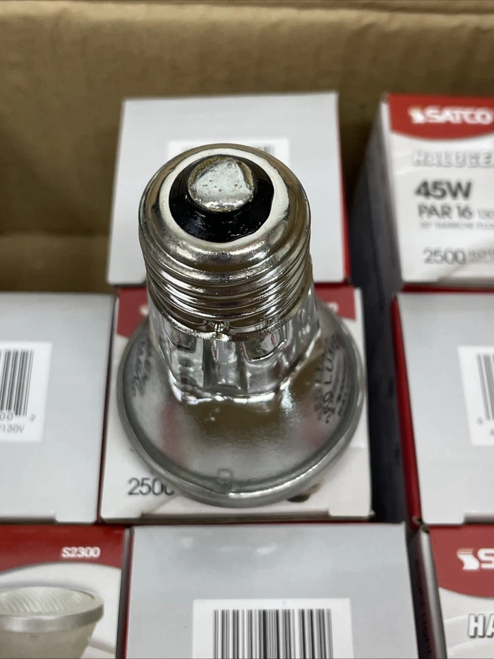 Lot 15 Satco 45 W Par 16 Light Bulbs Narrow Flood Lamp Outdoor Indoor Dimmable - Image 3 of 4