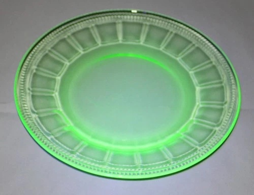 7 Green Uranium Vaseline Federal Colonial Fluted Rope 8¼" Luncheon Plates