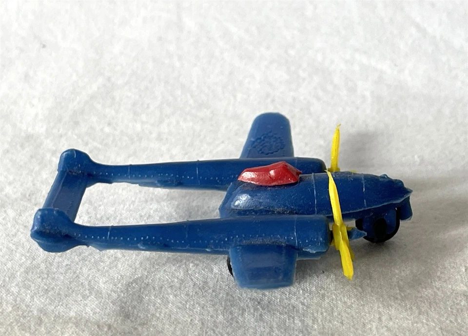 Avión de juguete de plástico vintage años 70 hecho en Hong Kong P-38 #A446 Foto 2 de 4