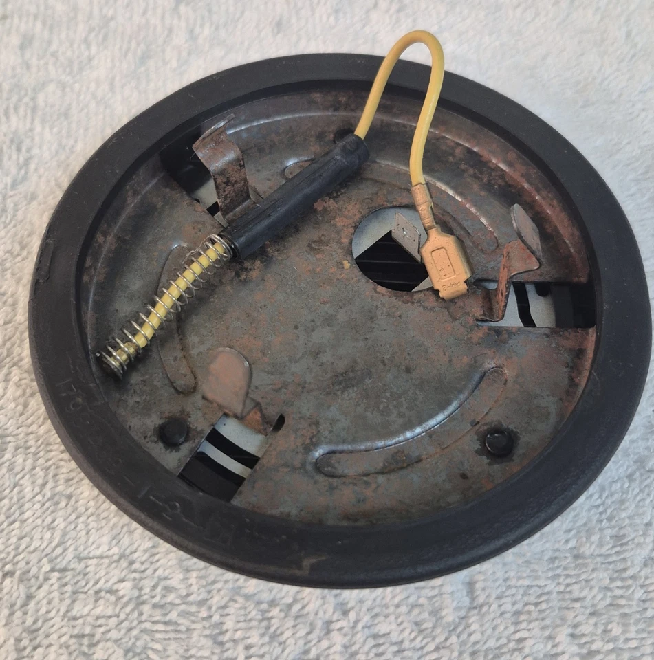 1986-93 Chevy S10, Blazer оригинальный руль гудок кнопка с проводом 17981433 - Изображение 3 из 4