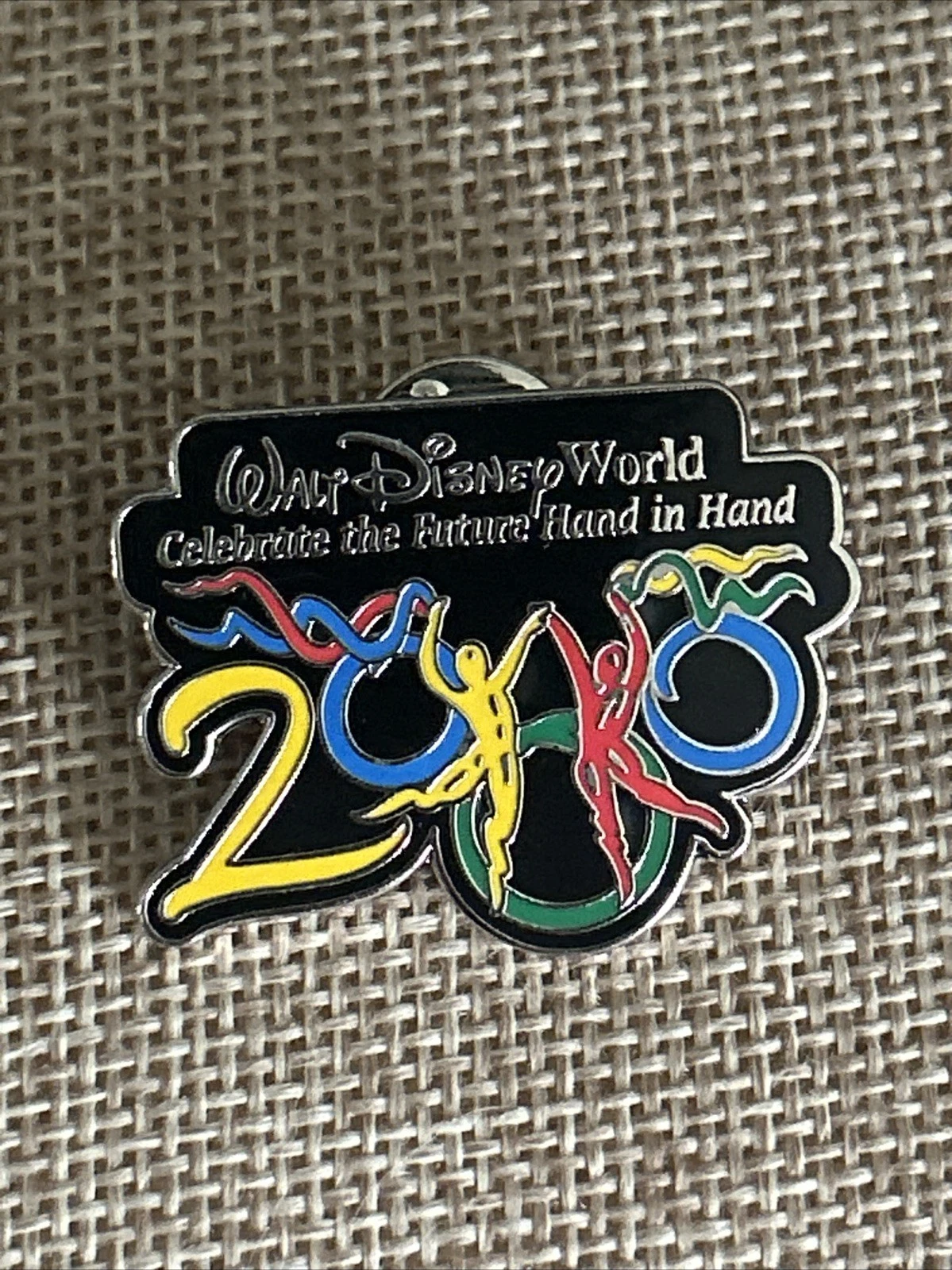 VTG Disney Pin Walt Disney World Year 2000 "Celebrate the Future Hand in Hand"