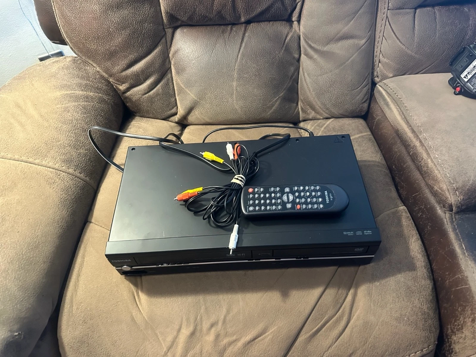 TOSHIBA SD-V296-K-TU DVD VCR Combo Player | Recorder Tested | remote + extras
