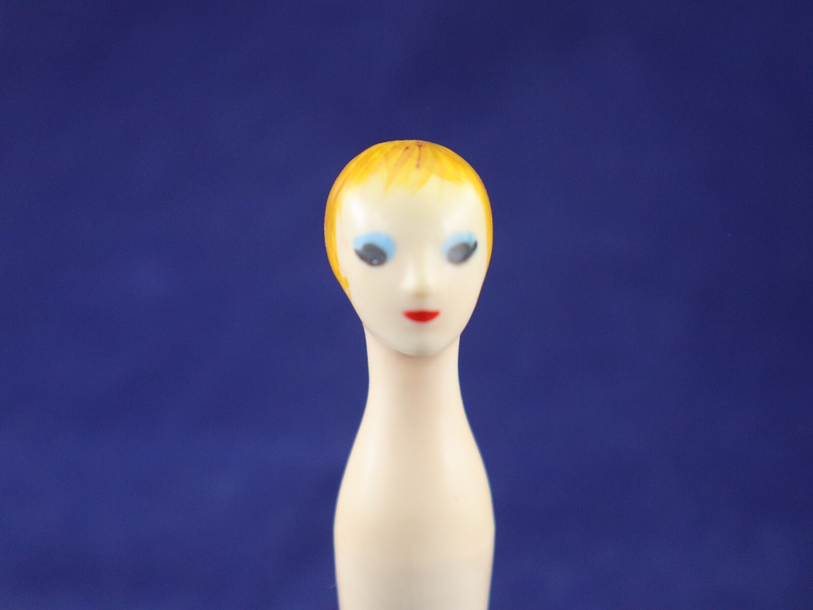 Revlon Couturine LIPSTICK DOLL Lady Holder Case Blonde 0538 USA Vintage 1961