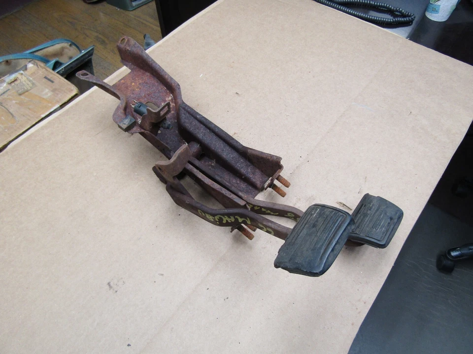 Chevrolet Chevelle Malibu 1966 conjunto de pedal de freno de 4 velocidades Foto 3 de 4