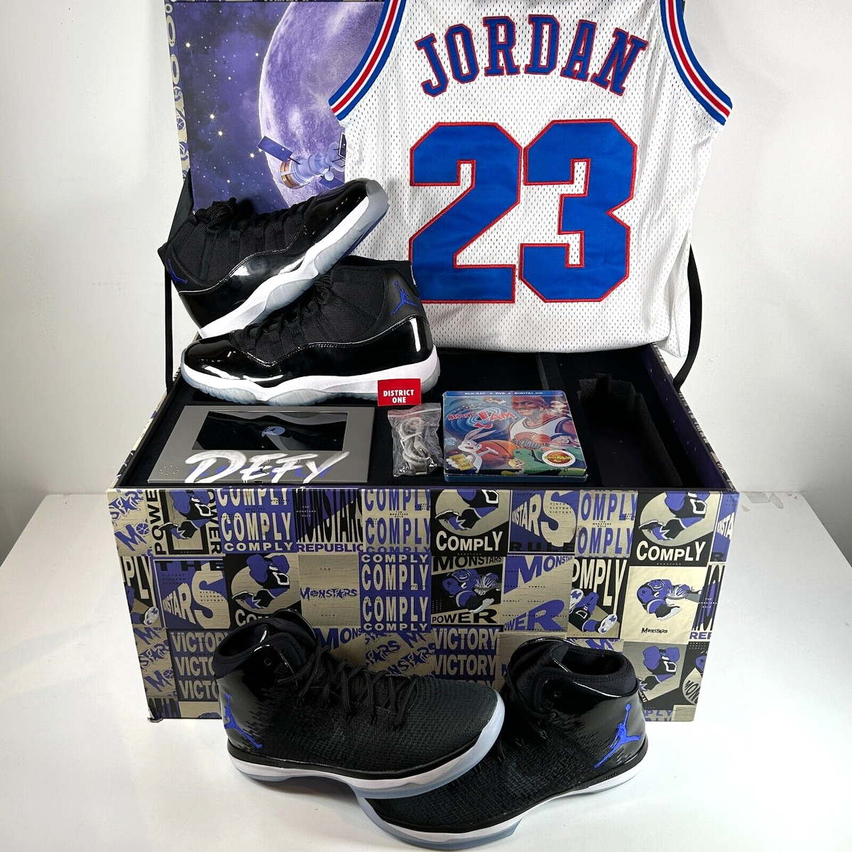 Air Jordan Space Jam Pack 11 / XXX1 - Size 10 - 378037 003 Air Jordan Space Jam Pack 11 / XXX1 - Size 10 - 378037 003