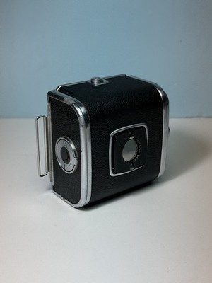 Chasis Hasselblad A12 CROMO 6x6 120 N° RU 3171107. Leer 