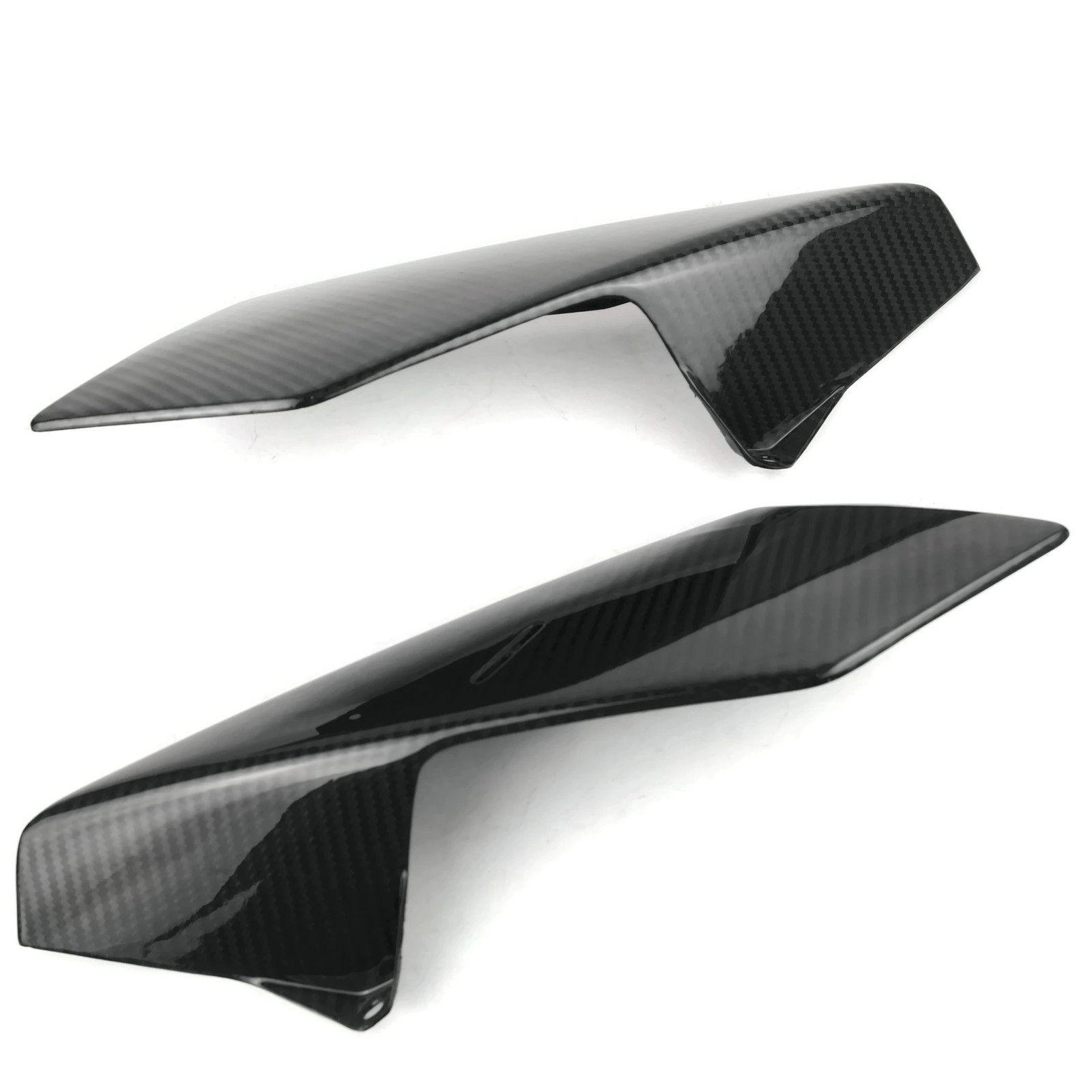Caches latéraux carbone KTM 790 890 Duke pour remplacer les plastiques d'origine rayés