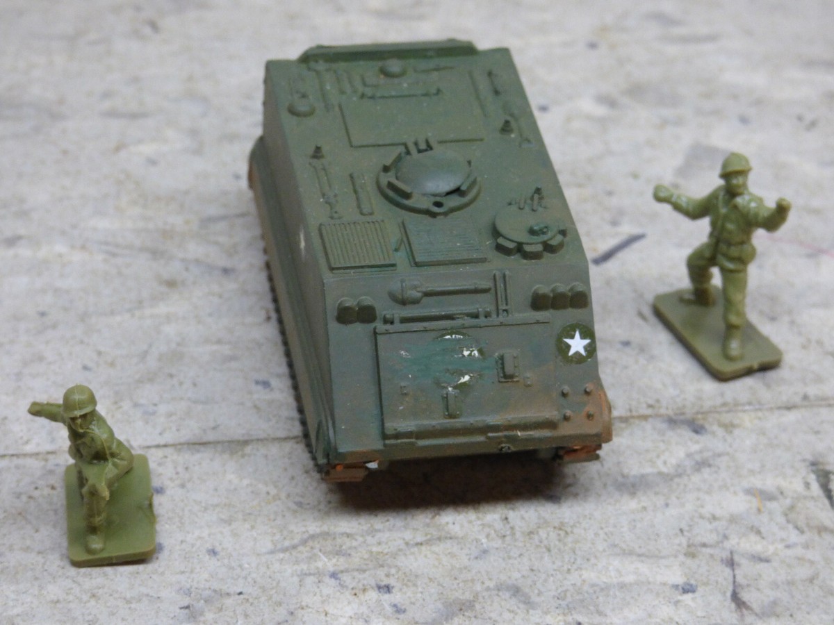 Roco Minitanks Painted Modern US M-113 APC & Airfix Soldiers Lot
