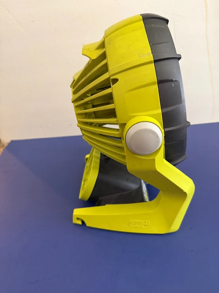 **SOLO PARA REPUESTOS/REPARACIÓN* Ventilador de mesa híbrido portátil inalámbrico Ryobi P3320 18V ONE+ Foto 2 de 4