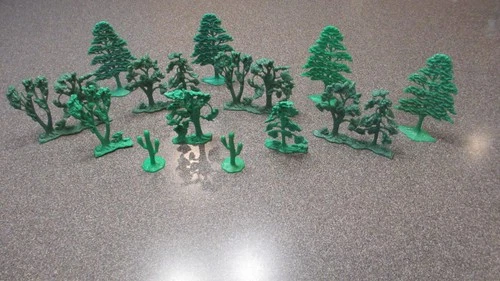 VINTAGE MARX PLAYSET TREES & CACTUS