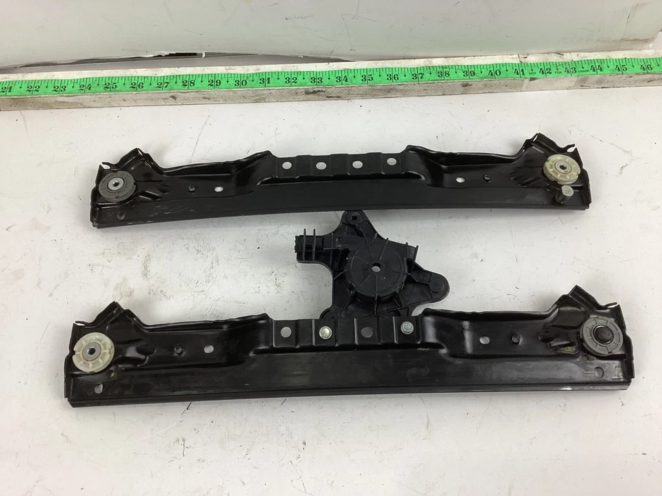 2012-2017 DODGE GRAND CARAVAN FRONT RIGHT SIDE SLIDING DOOR WINDOW REGULATOR OEM - Image 2 of 4