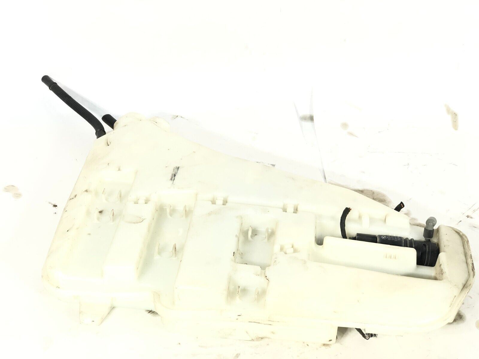 BMW 5 6 F06 F07 F10 F11 WASHER FLUID TANK RESERVOIR 20102017 13264011