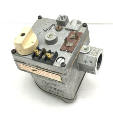 Carrier Bryant Payne Gas Valve 301273-705 Robertshaw 646A-X used
