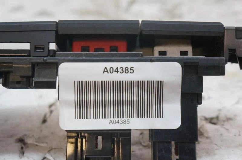 Interruptor de peligro Hyundai Tucson 2012-2015 bisel de ocupación de pasajeros 84740-2S550 OEM Foto 4 de 4