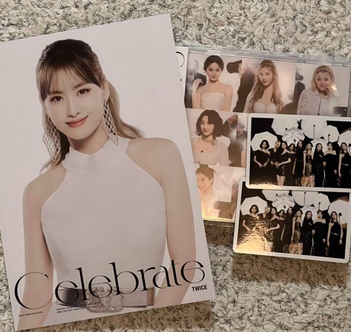 TWICE　Celebrate　チェキ　モモ TWICE Celebrate MOMO ONCE JAPAN ver. + Official Postcard + 2