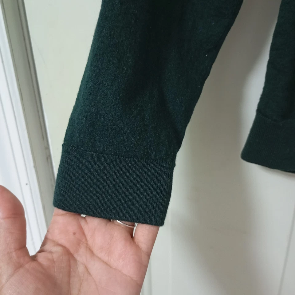 Suéter Hugo Boss Niños Grande 100% Lana Virgen Cuello Redondo Calce Regular Verde Oscuro Foto 4 de 4