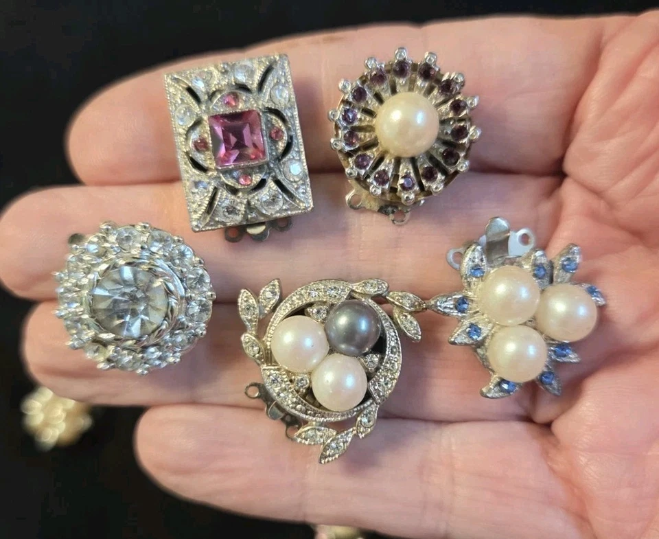 ENORME Lote de 18 broches de perlas de diamantes de imitación vintage con respaldo de cristal Joyería Slide Foto 3 de 4