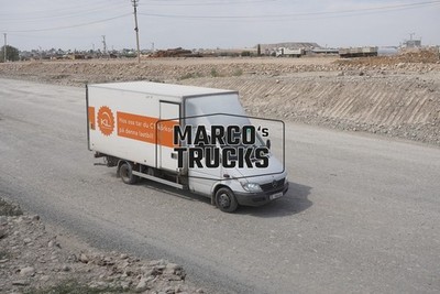 LKW Foto Mercedes-Benz Sprinter Koffer LKW Kirgisistan weiß Hos oss tar d #w3cu