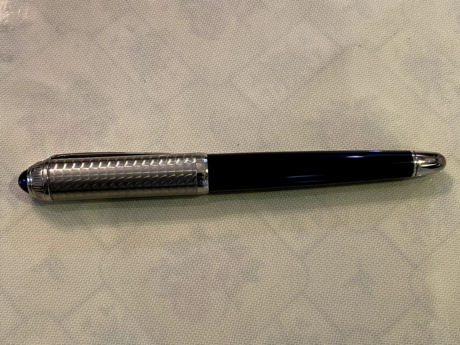 Cartier — Cartier R DE rollerball pen