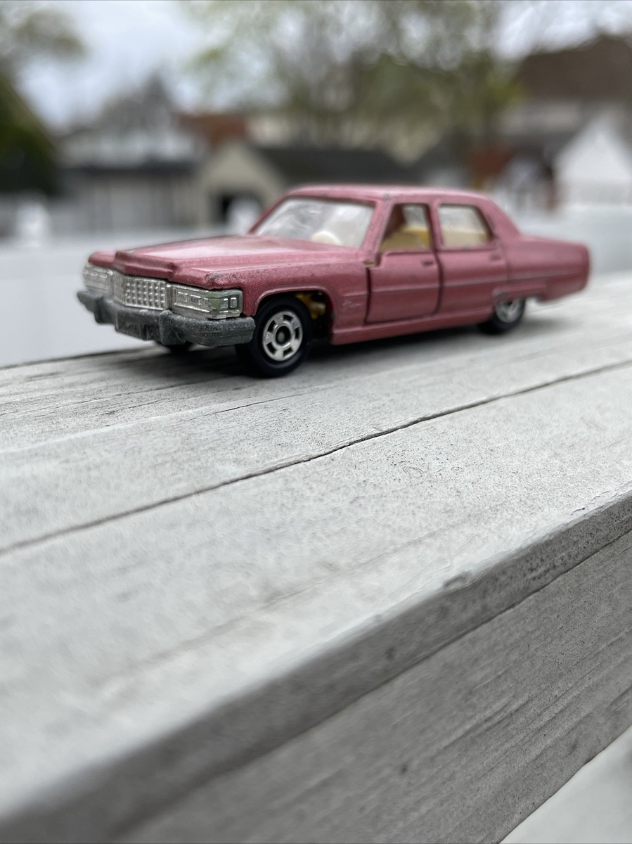 Tomica 1976 Cadillac Fleetwood Broughman No F2 1/77 Die Cast