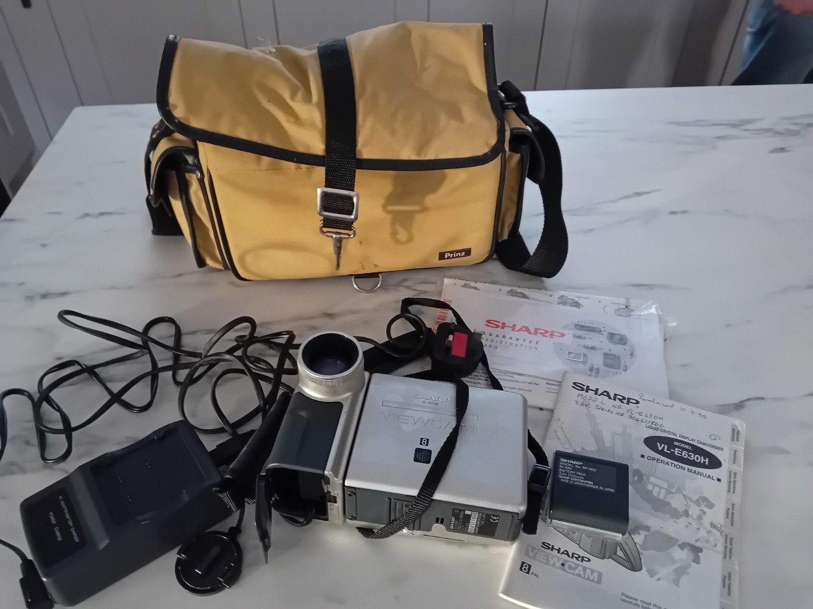 Sharp View Cam VLE630H Hi8 Video 8 Camcorder & Bag Instruction Manual