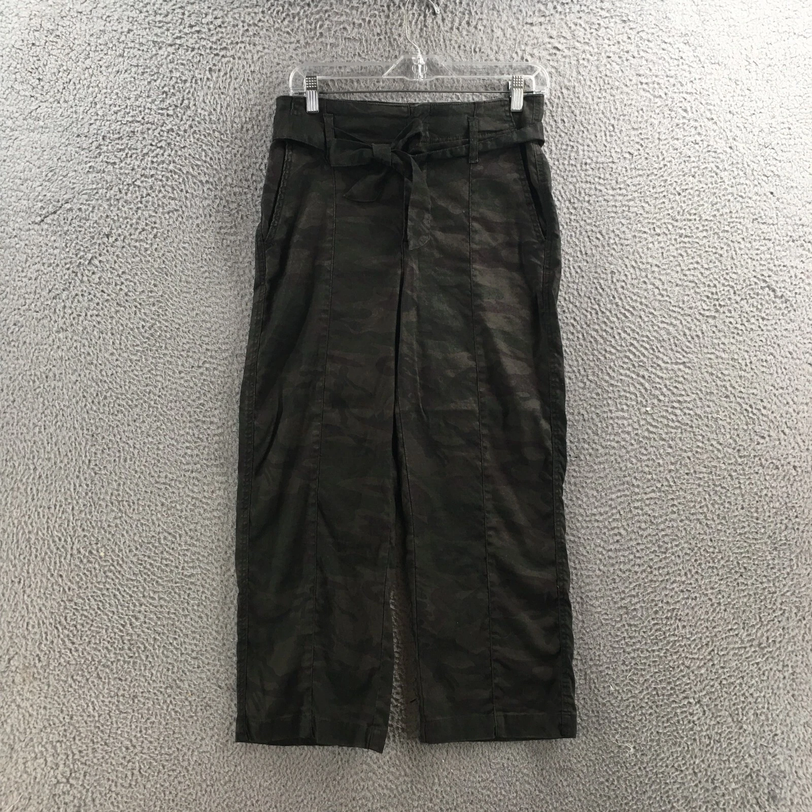 Level99 Capri Pants Womens 27 (actual 30x23.5) Multicolor Camouflage High Rise