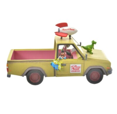 その他 Toy Story Pizza Planet Truck Amazon.com: Disney Store Official Pizza Planet Truck with Lights