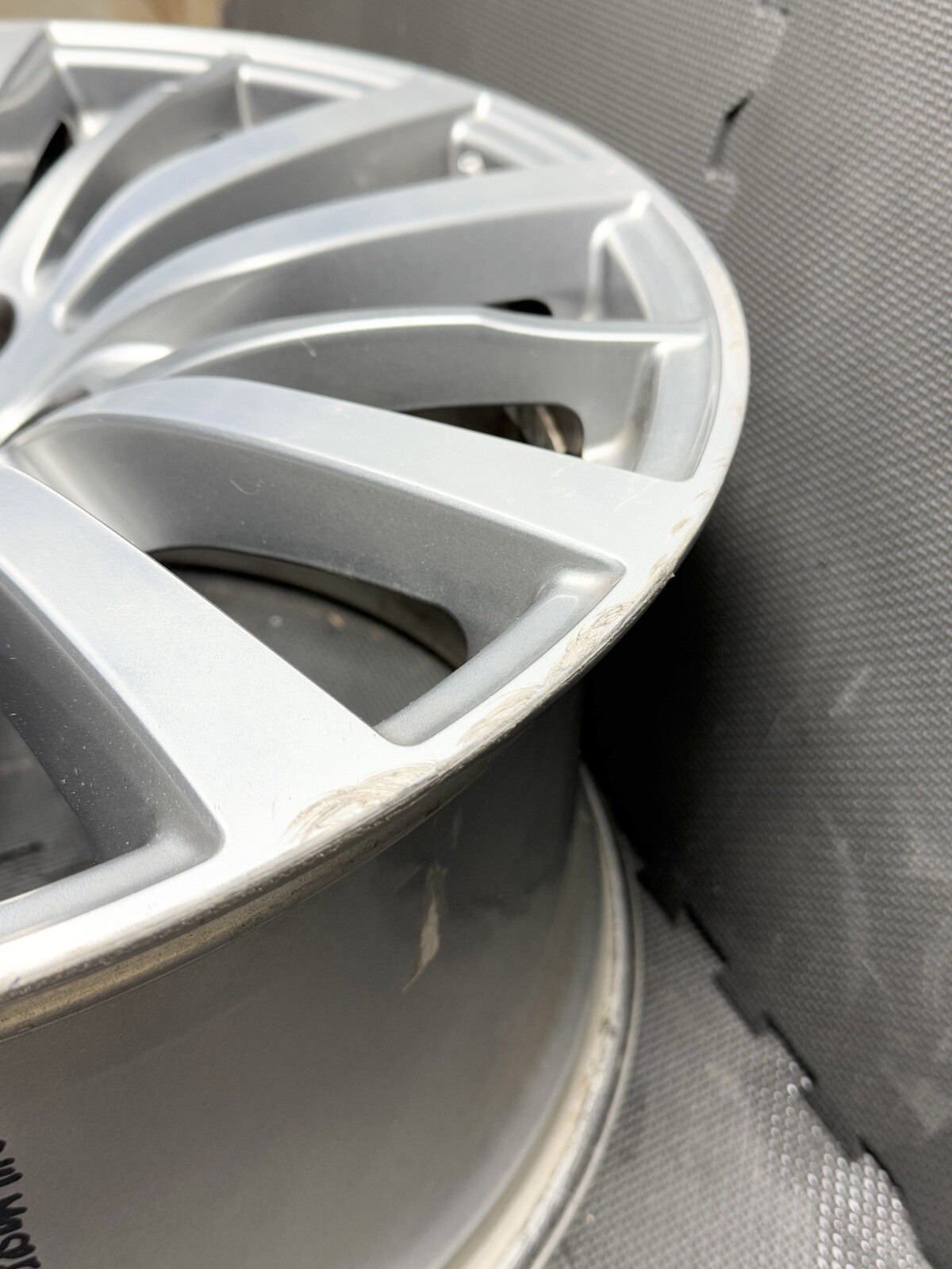 ⭐️2014-2020 MASERATI GHIBLI REAR WHEEL RIM 10Jx19 H2 ET40 OEM