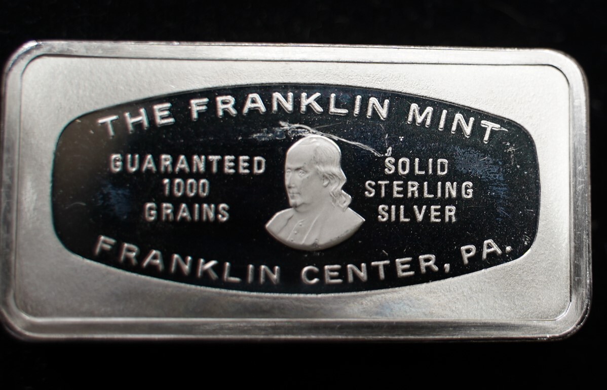 1976 Franklin Mint Christmas 2.08 Troy ounce .925 sterling silver