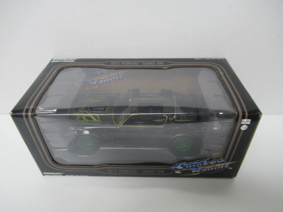 Greenlight: Smokey and the Bandit 1977 Pontiac Trans Am CHASE 1:24 Scale - Image 2 of 4