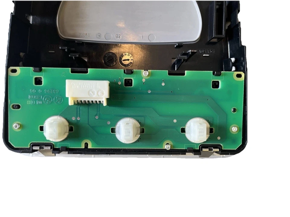 BMW 328i Xdrive Serie 3 2006-2013 (E90, E92, E93) interior trasero domo superior Foto 3 de 3