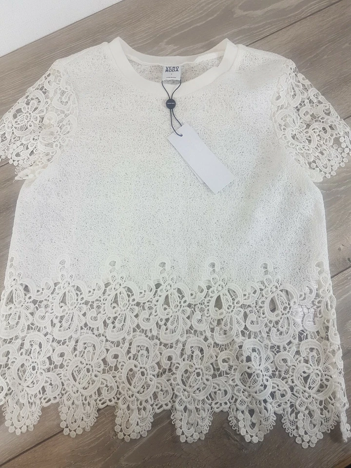 Brand New Summer Ladies Vero Moda Short Sleeve Floral Lace Top White SMALL B3411 - Image 2 of 4