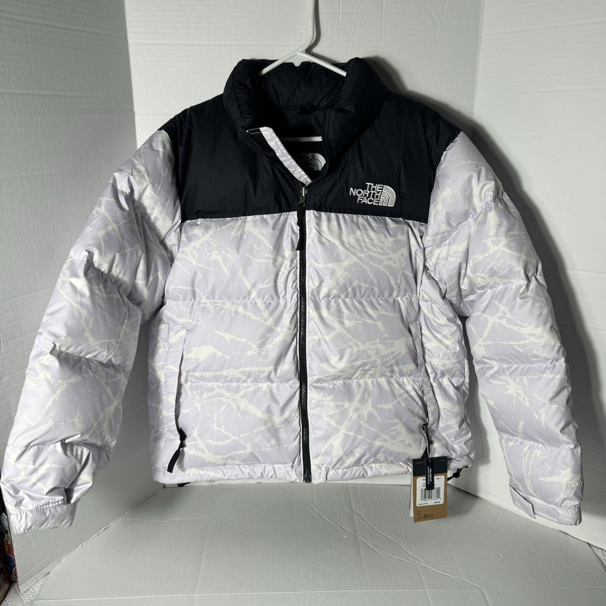 The North Face Printed 1996 Retro Nuptse 700-Down Hooded The North Face Printed 1996 Retro Nuptse 700-Down Hooded