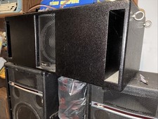 Community V2-3564 is a three-way, full-range loudspeaker system