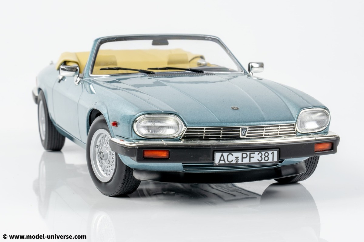 Norev - 1:18 Jaguar XJ-S 5.3 HE Convertible Light Blue 1988