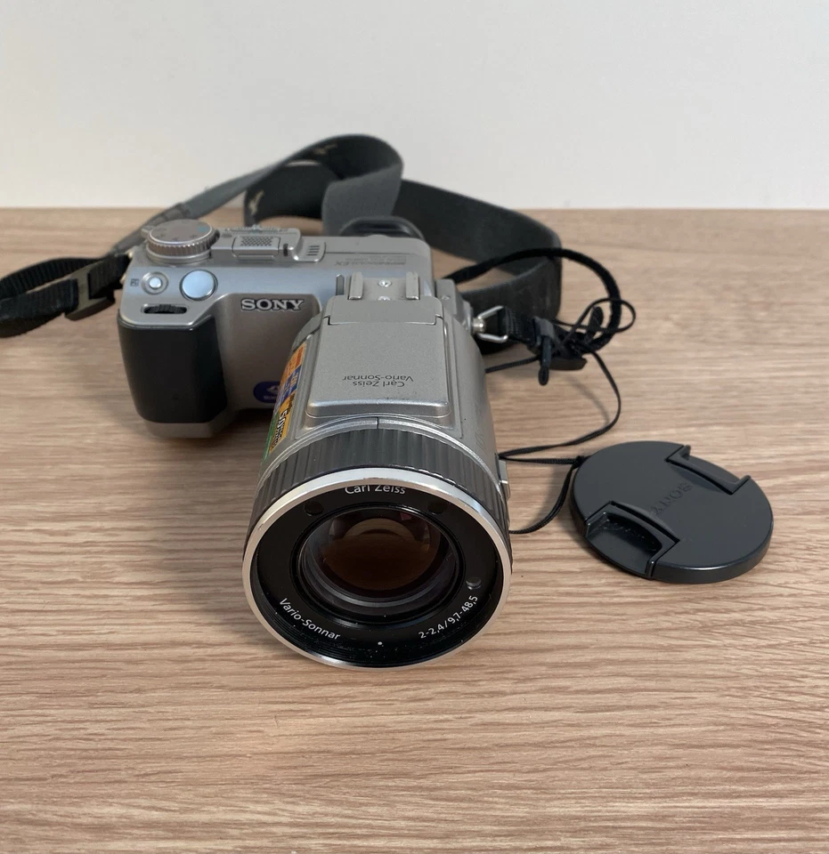 Vintage Sony Cyber-shot DSC-F707 Digital Camera 5MP CCD Night Mode/IR - Tested - Image 2 of 4