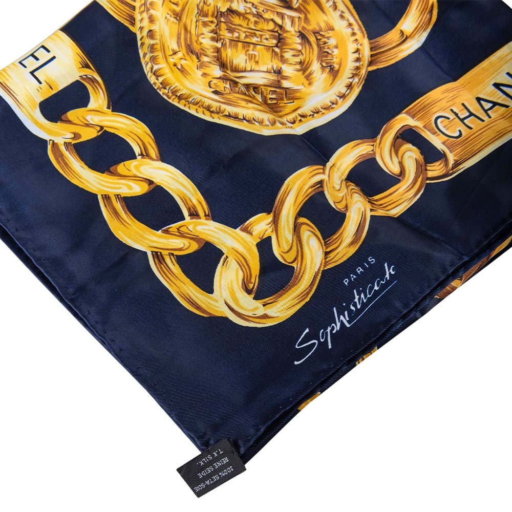 希少CHANEL goldchain scarf 美品 Chanel Gold Chain Medallion Silk Scarf Blue Carré 90 Vintage CC