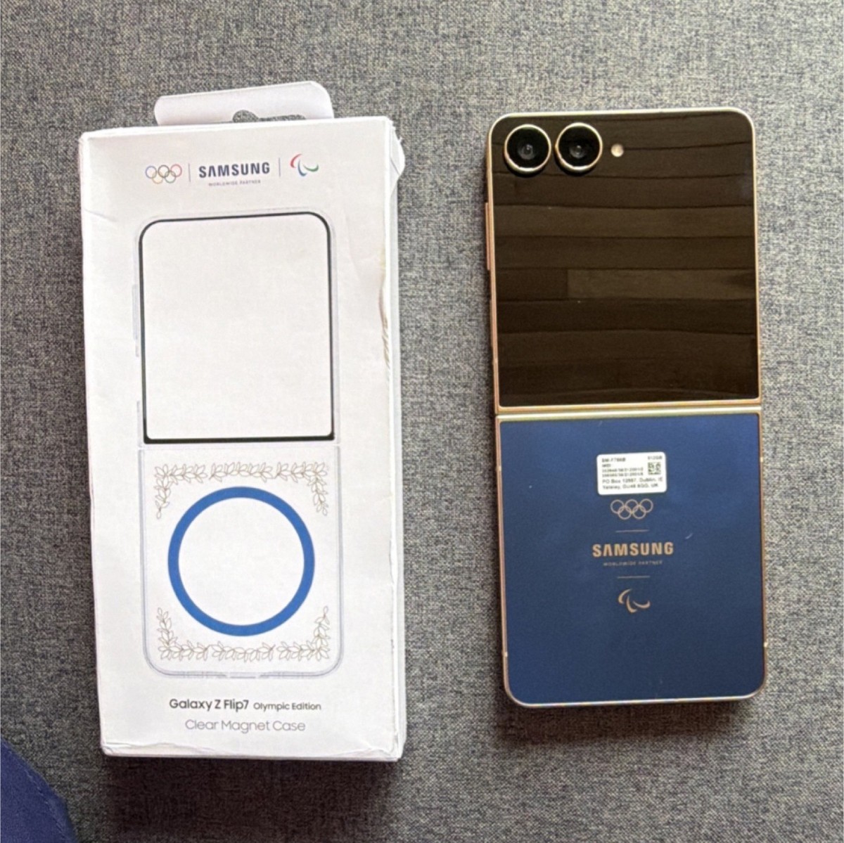 Samsung Galaxy Z Flip7 Olympic Edition Flip Smartphone Blue Gold
