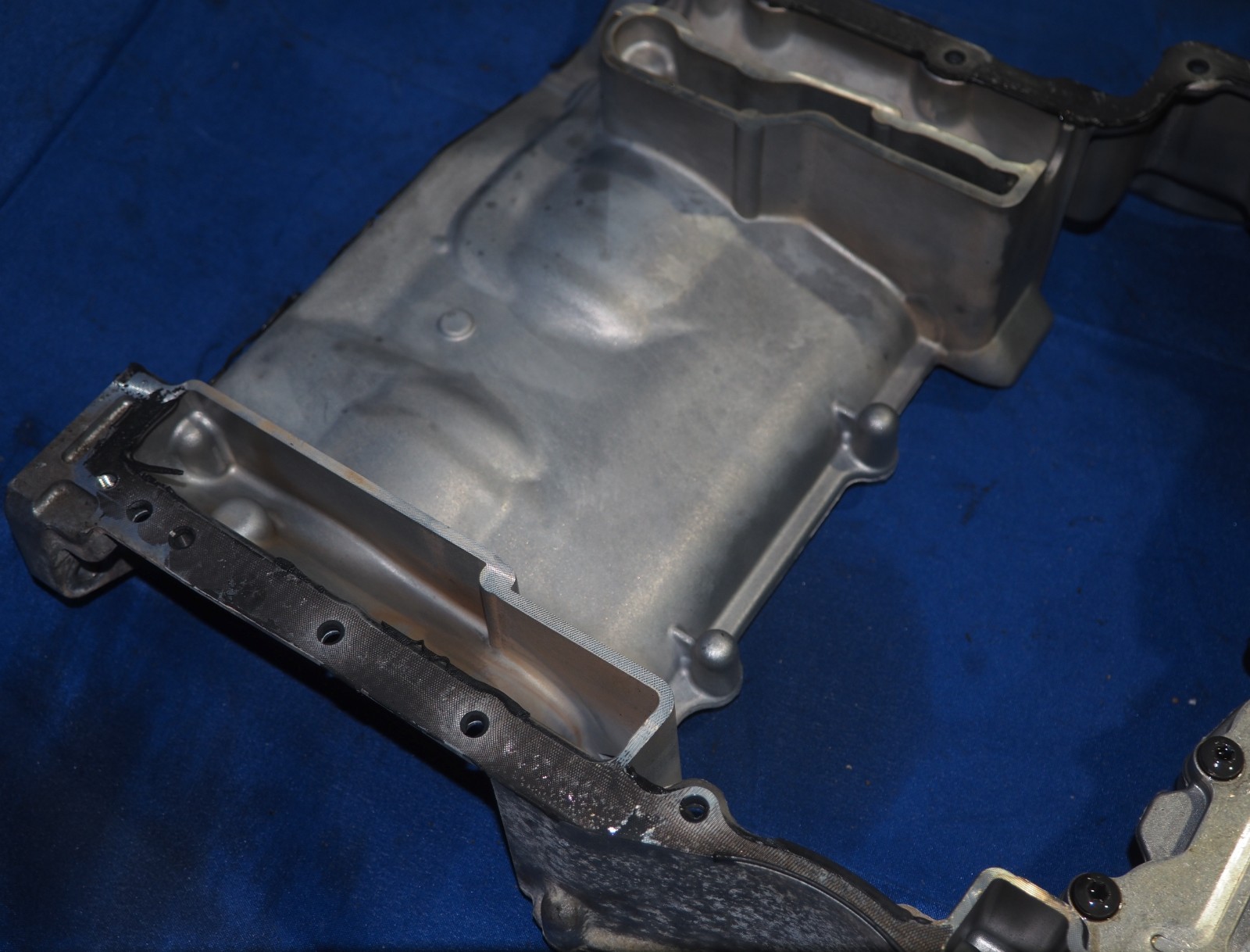 2013-2018 Audi RS7 S6 S7 S8 Bentley Continental 4.0L V8 Engine Upper Oil Pan OEM