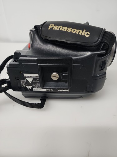 Panasonic PalmCorder PV - L353D VHS-C Video Camera Camcorder - Picture 20 of 22