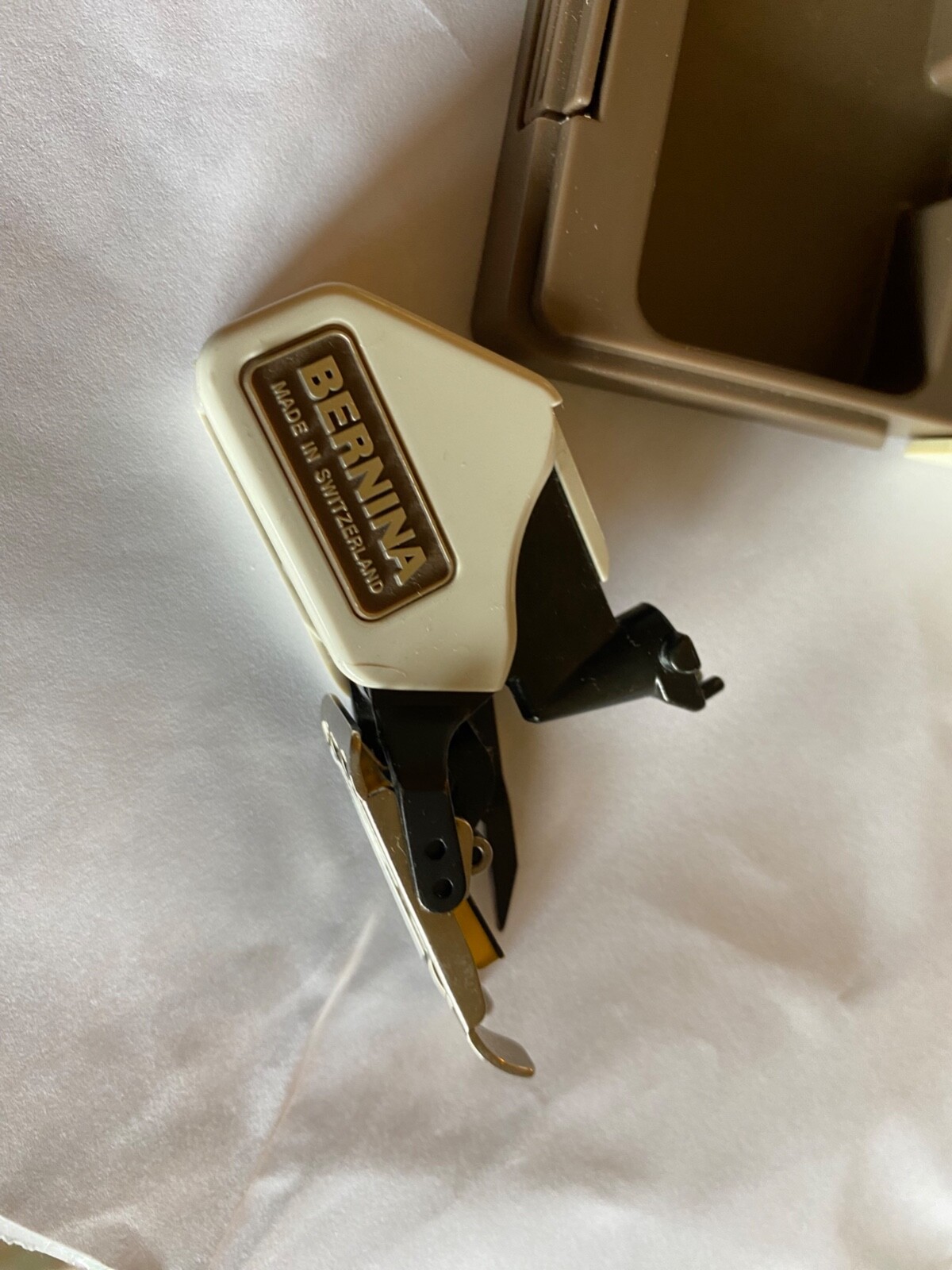 Bernina Walking Foot KL 1130 With Case Old Style 334 192 03 eBay