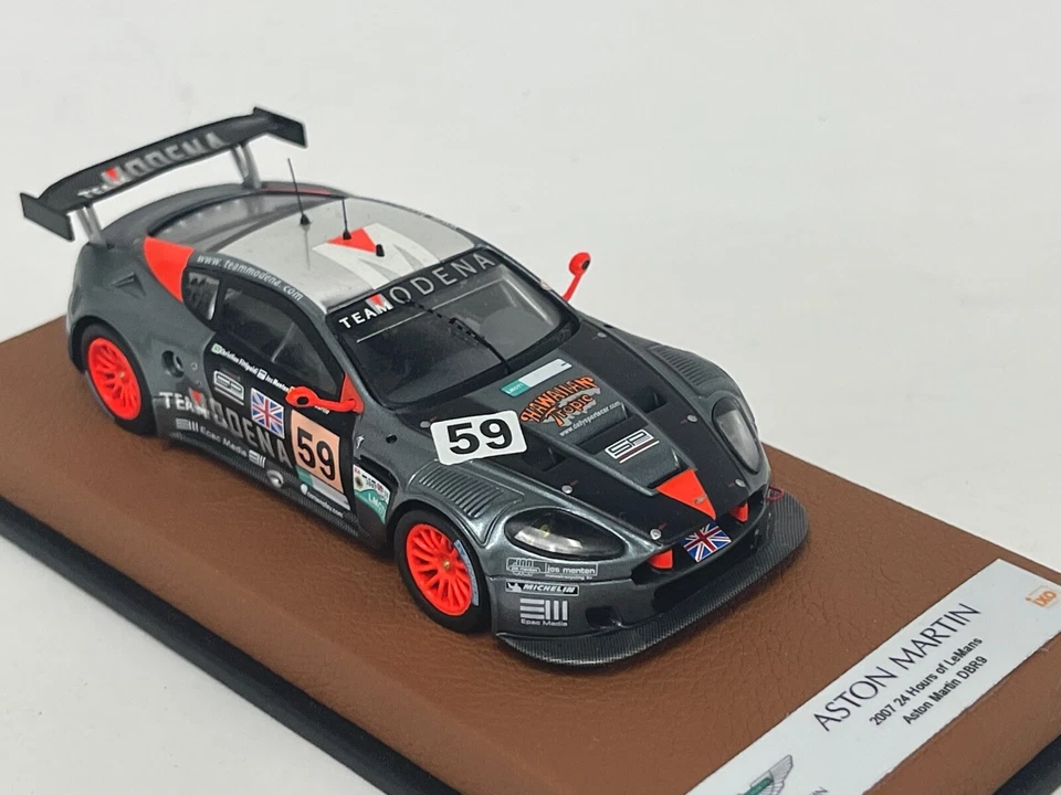 1/43 IXO models Aston Martin DBR9 2007 24 Hours of LeMans Car #59 Leather  TN046 - Image 4 of 4
