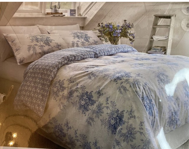 Cabbages and Roses London.Design In England King Duvet Cover Set! Brand