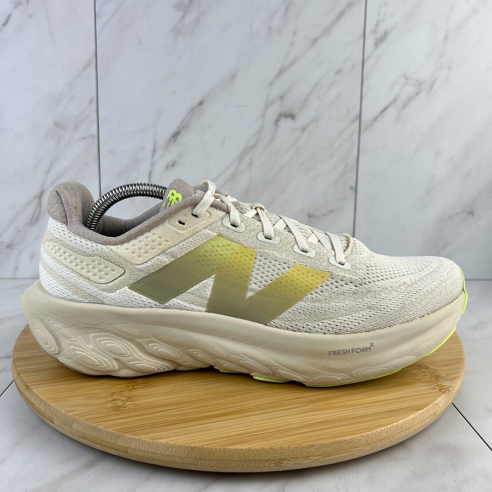 New Balance Fresh Foam X 880v13 Mens Size 10 White Athletic Running Sneaker Shoe