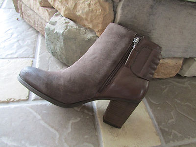 clarks taupe shoes