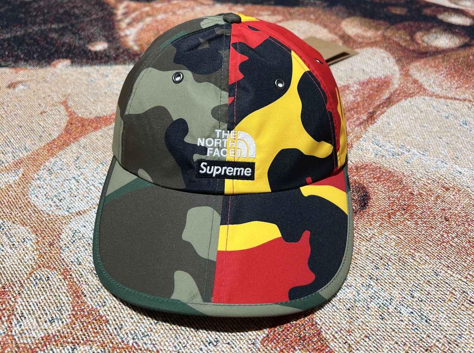 Chapeau Supreme The North Face fendu 6 panneaux camouflage bois neuf