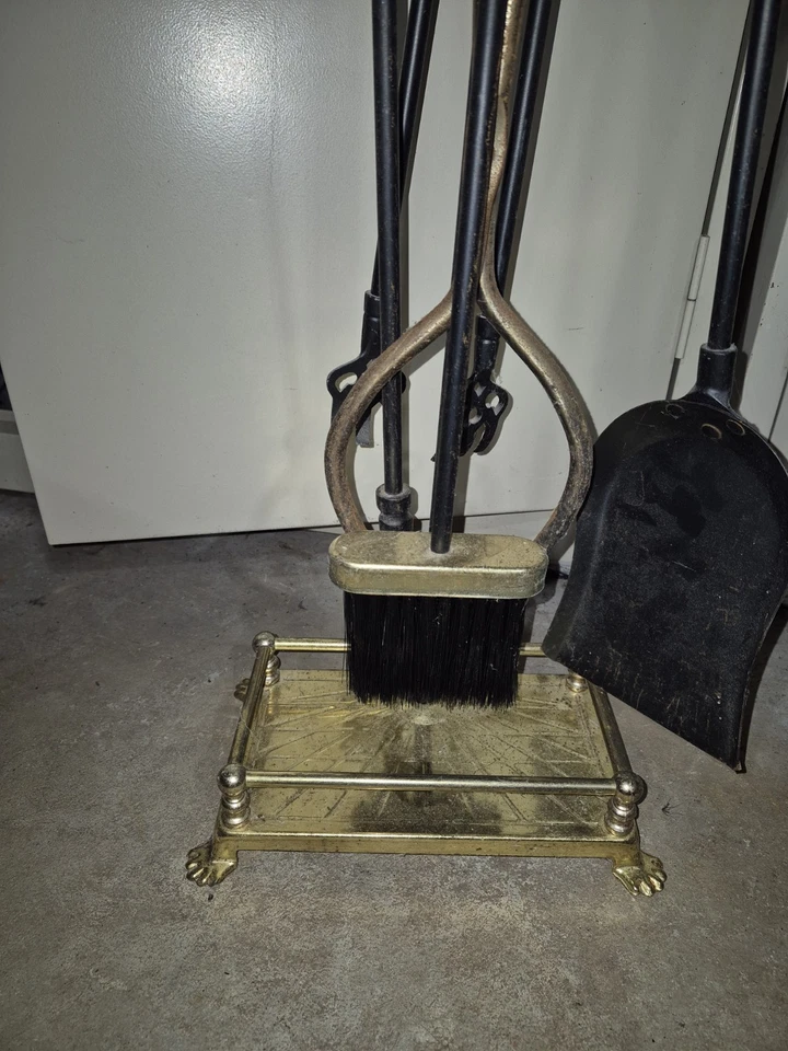 Juego de utensilios/herramientas de chimenea con cabeza de pato de latón y hierro forjado vintage con soporte Foto 3 de 4
