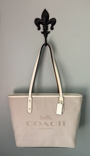 COACH Signature Horse and Carriage City Cream Jacquard/ Leather Zip Tote C0671