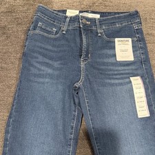 Signature by Levi Strauss  Co. Women's Totally Shaping Straight Jeans W26 L30