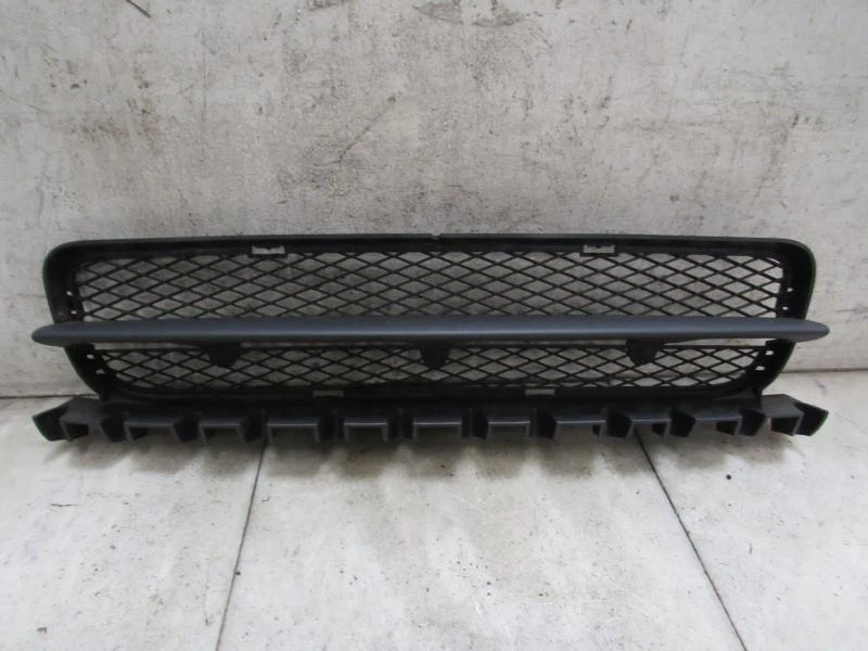 06 07 08 09 10 VOLVO 70 SERIES Grille - Image 2 of 4